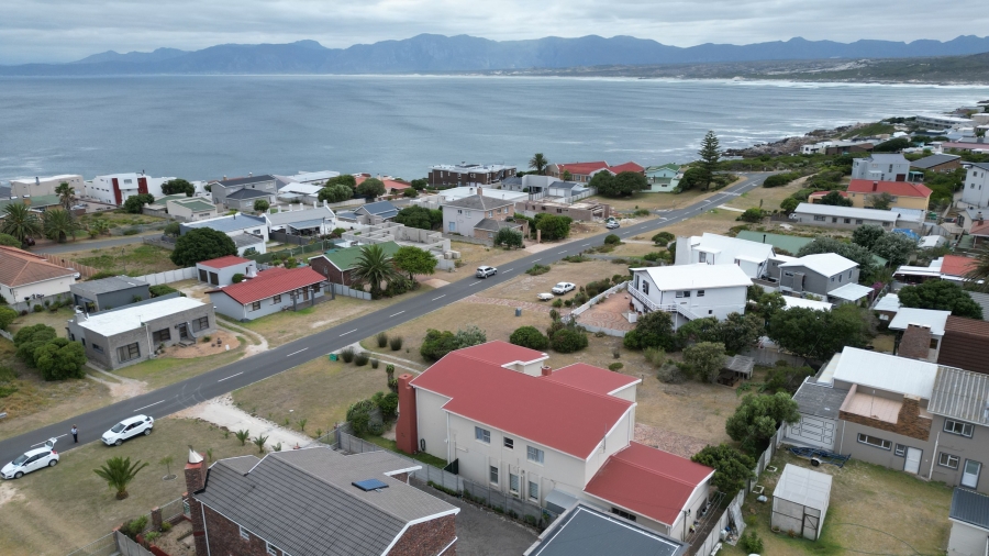 6 Bedroom Property for Sale in De Kelders Western Cape